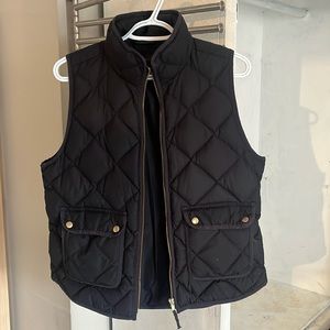 Jcrew down filled quilted vest black, petite medium